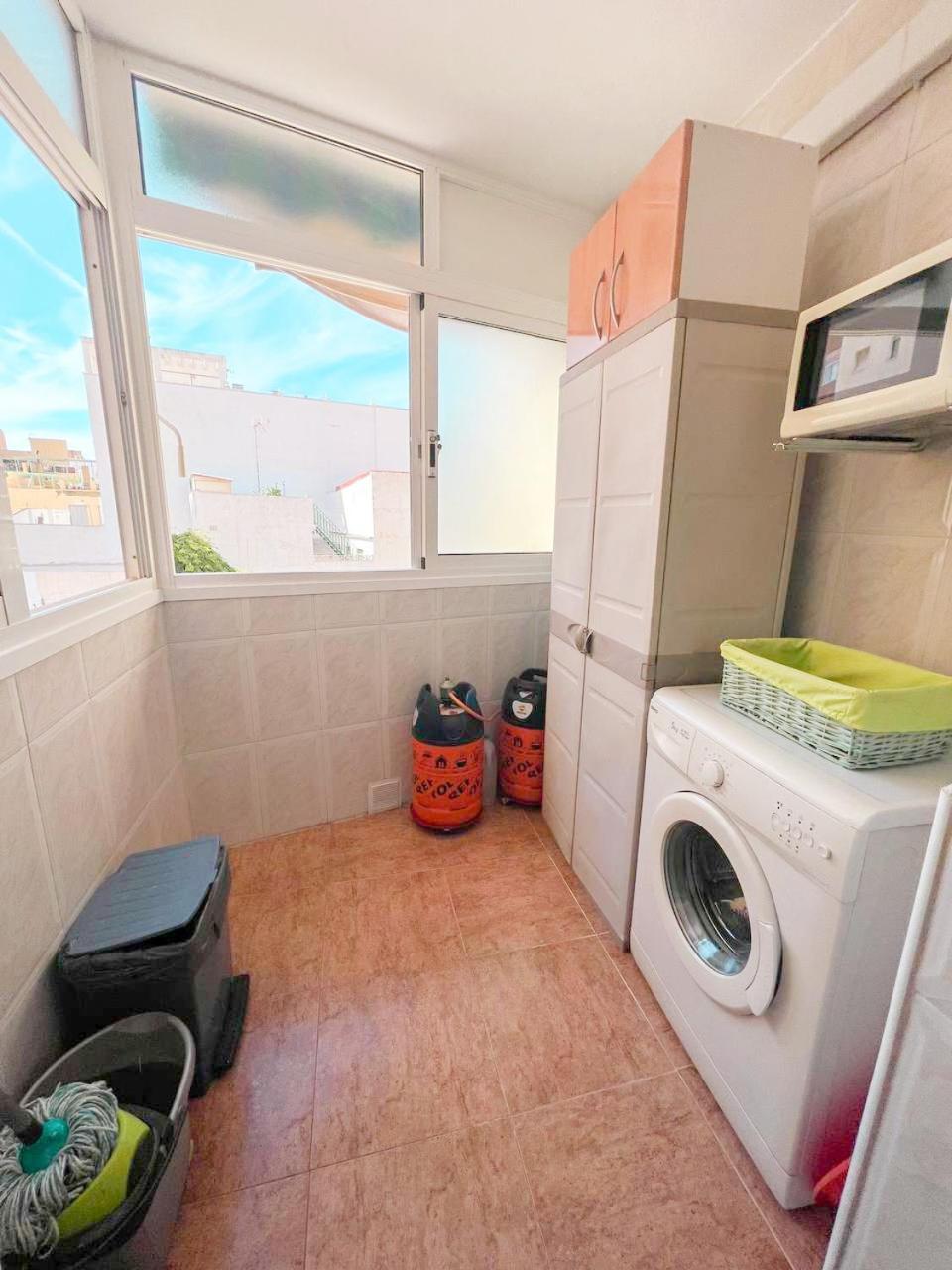 Large & Cozy Centrally Apartment Torremolinos Luaran gambar