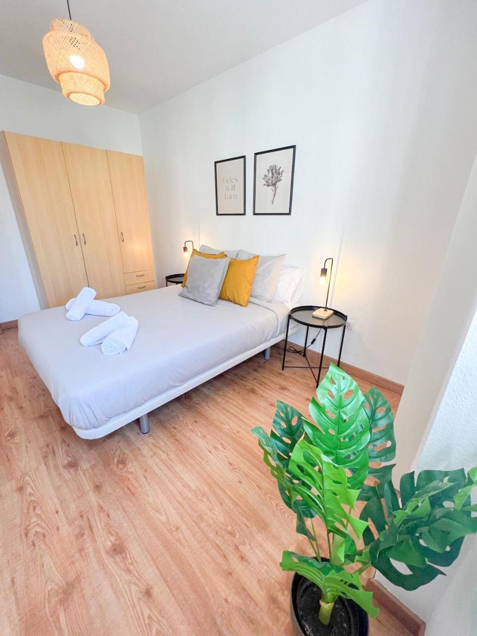 Large & Cozy Centrally Apartment Torremolinos Luaran gambar