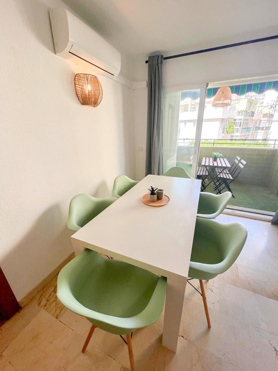 Large & Cozy Centrally Apartment Torremolinos Luaran gambar