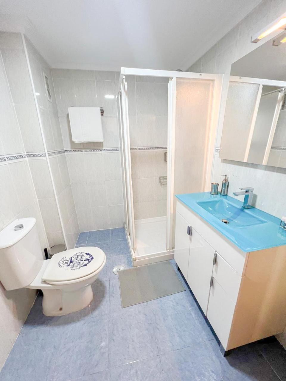Large & Cozy Centrally Apartment Torremolinos Luaran gambar