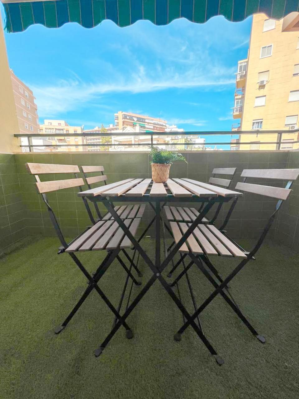 Large & Cozy Centrally Apartment Torremolinos Luaran gambar